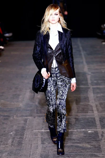 Look 5